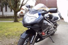 S-GSX-R750-00-Fr.JPG