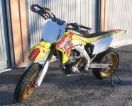 Suzuki RMZ450 003.jpg