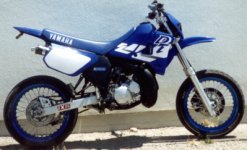 yam-dt125r-99-bikepics-16920.jpg