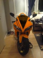 r1_orange_front (kopia).jpg