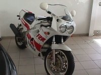 Yamaha FZR 750 Genesis 1988.jpg