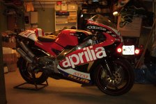 aprilia5-070403.jpg