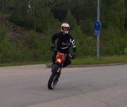 Nice stoppie b2y headbitch!.jpg