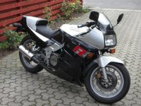 FZ750-85 svartgrå.jpg