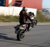 wheelie01.jpg