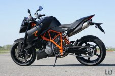 ktm_990_superduke_r_10_g[LiNiC] .jpg