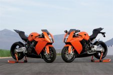 rc8-race_vs_street.jpg