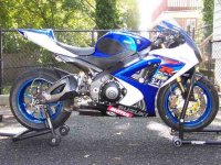 GSXR1000K7-2mini.jpg