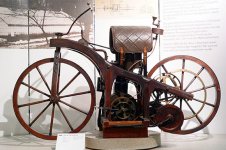 Gottlieb_Daimler_motorcycle_580x.jpg