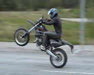 bra-wheelie-patrik.jpg