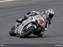 219798_Andrea+Dovizioso+in+action+in+Estoril+MotoGP-1280x960-apr30_jpg_preview_big.jpg