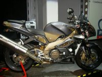 aprilia tuono 002.jpg