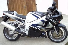 s-gsx-r750-00-2.jpg