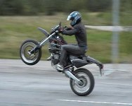 Bra-wheelie-Patrik.jpg