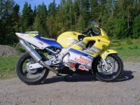 kopia av hon-cbr600-99-bikepics-35866.jpg