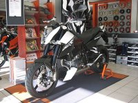 ktm_690_duke_08_large.jpg