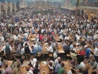 Oktoberfest_bierzelt.JPG