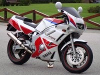 yamahafzr600hz6 - röd.jpg