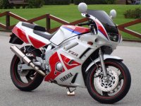 yamahafzr600hz6 - röd2.jpg