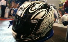 Arai RX-7 GP Jonathan Rea Replica.jpg