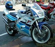 1991-Suzuki-RGV250SP-Front.jpg