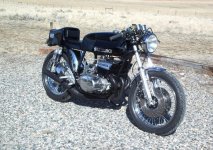 suzuki-gt550-caf-rac-1_1280x0w.jpg