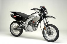 senda 125 4t remix.JPG