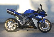 Yamaha R1 speed-blue (9)cen.jpg