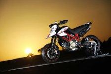 Picture-2010-Ducati-Hypermotard-1100-EVO-SP-reviews.jpg