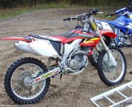 2003HondaCRF450R1.jpg