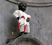 250px-Manneken_Pis_in_judopak_Brussel.jpg