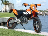 2008KTM690SMC7-4-08013.jpg