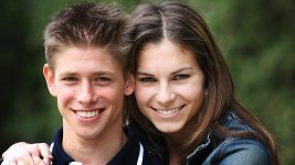 635139-casey-stoner-and-wife-adriana.jpg