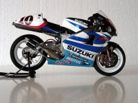 WIP_Suzuki_RGV_500_Finie_1.JPG