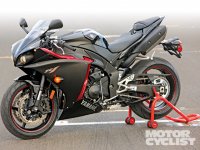 122_0904_02_z+2009_yamaha_yzf-r1+left_side_view.jpg