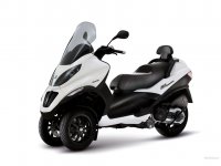 Piaggio_Mp3_400ie_Sport_2011_02_1024x768.jpg