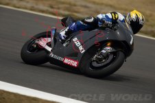 2014-Suzuki-MotoGP-Racing-Prototype_2.jpg