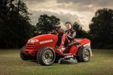 Shedden-Dynamics-lawn-mower-2013-640x427.jpg