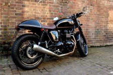 triumph-thruxton-cafe-racer-2B.jpg