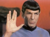 spock_giving_vulcan_salute_286x215.jpg