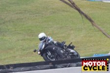 2015-yamaha-yzf-r1-spy-shot.jpg