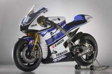 Yamaha YZR-M1  12-1.jpg