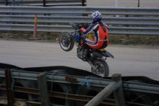 supermoto wheelie(dålig).JPG