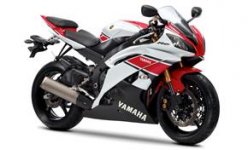 2012_YZF600R6_Supersports_Anniversary White (BWC1GP50).jpg