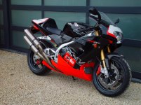 Aprilia RSV 1000 SP    NR. 138 3 hp.jpg