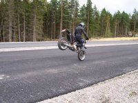 Patrik-gör-en-stoppie6.jpg