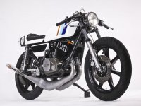 custom-yamaha-rd400-cafe-racer-moto-hangar-02.jpg