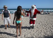 Tom+Tapp+Santa+Claus+Hits+Beach+Miami+pMQFPVIQ97nl.jpg