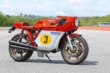 010magni-mv-agusta-filo-rosso102.jpg