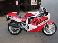 0 A Suzuki GSX-R750 1988 11.jpg